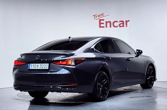 Lexus ES F-Sport — пробег 58 536 км — фото 2 из 5
