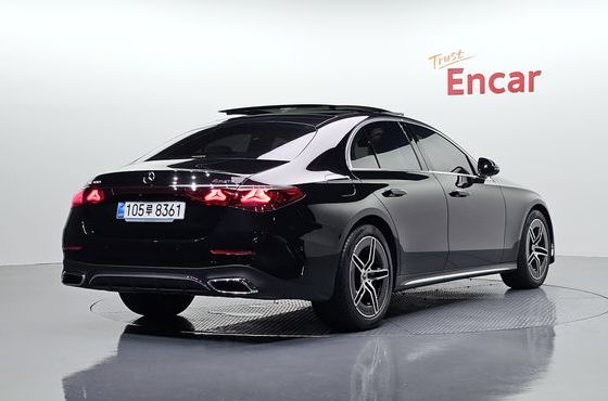 Mercedes-Benz E-Class E300 4MATIC AMG Line — пробег 6 953 км — фото 2 из 5