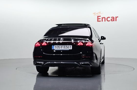 Mercedes-Benz E-Class E300 4MATIC AMG Line — пробег 6 953 км — фото 4 из 5