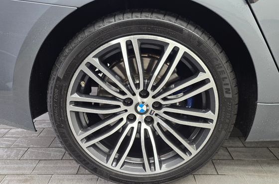 BMW 5-Series 530i xDrive M Sport Package Plus — пробег 80 951 км — фото 5 из 5