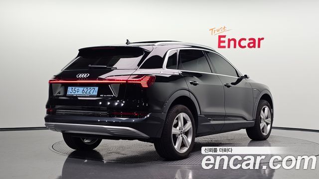 Audi e-tron из Кореи Encar