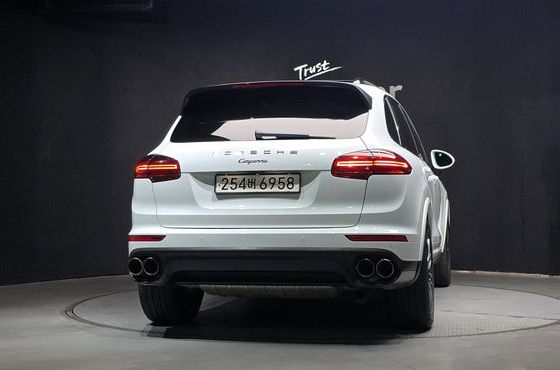 Porsche Cayenne 3.0 Diesel Platium Edition 958 — пробег 143 845 км — фото 4 из 5