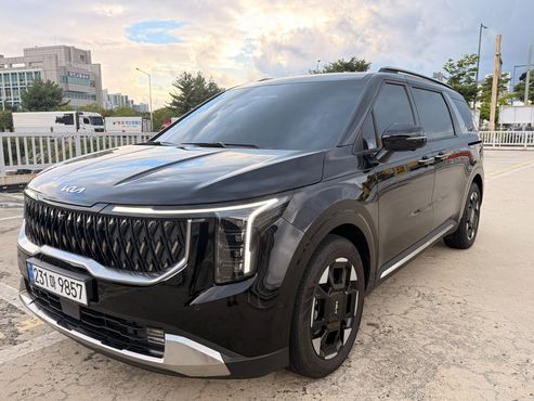 Kia Carnival HEV 9seater Signature — пробег 19 330 км — фото 1 из 5