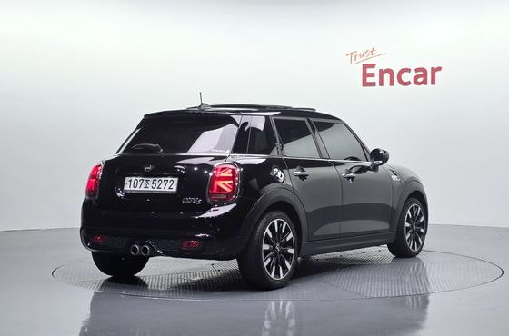 Mini Cooper 5Door HIGH 3rd — пробег 54 799 км — фото 2 из 5