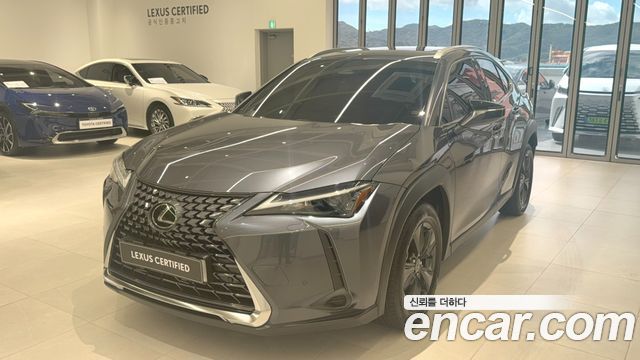 Lexus UX 2.0 2WD — пробег 8 360 км — фото 1 из 5