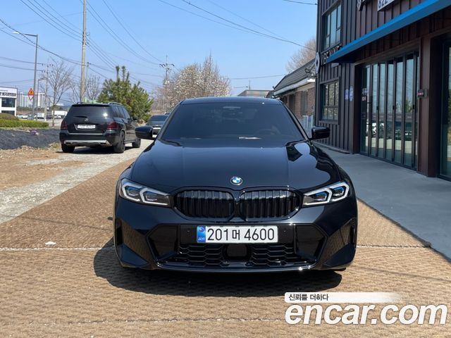 BMW 3-Series 320i M Sport — пробег 5 300 км — фото 1 из 5