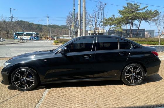 BMW 3-Series 320i M Sport — пробег 5 300 км — фото 3 из 5
