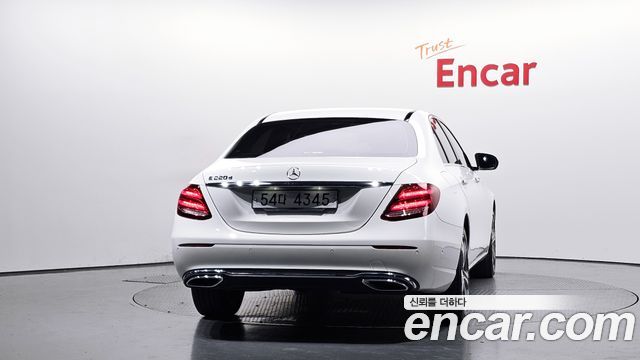 Mercedes-Benz E-Class из Кореи Encar