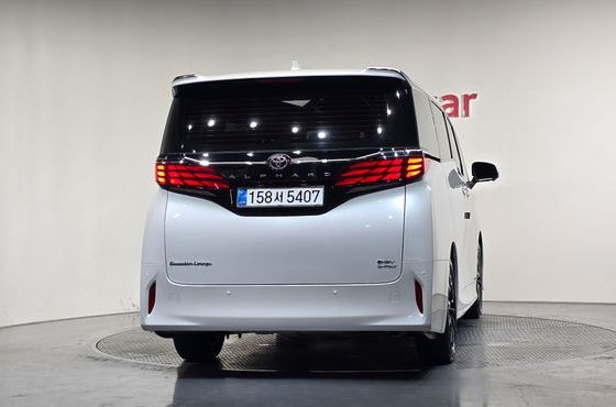 Toyota Alphard 2.5 HEV Executive AWD — пробег 17 162 км — фото 4 из 5