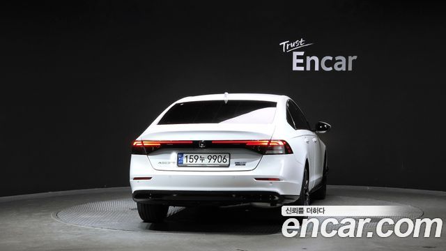 Honda Accord 2.0 Hybrid Touring — пробег 19 250 км — фото 4 из 5