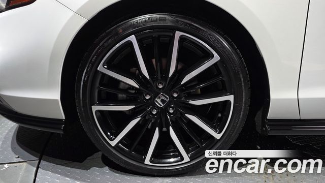 Honda Accord 2.0 Hybrid Touring — пробег 19 250 км — фото 5 из 5