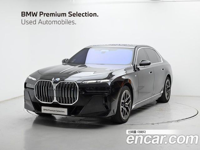BMW i7 eDrive 50 M Sport — пробег 22 556 км — фото 1 из 5