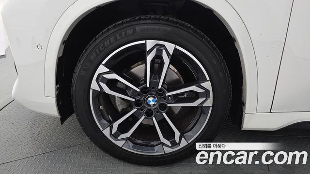 BMW X1 xDrive 20i M Sport — пробег 53 719 км — фото 5 из 5