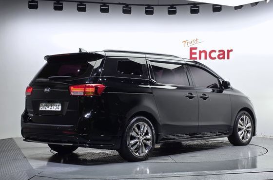 Kia Carnival 9-seater Prestige — пробег 172 199 км — фото 2 из 5