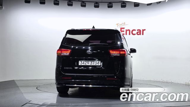 Kia Carnival из Кореи Encar