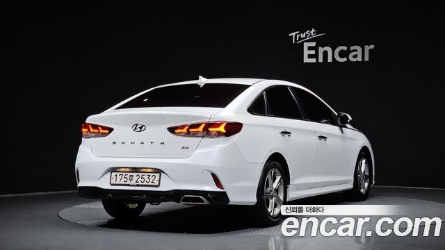 Hyundai Sonata 2.0 Smart — пробег 180 379 км — фото 2 из 5