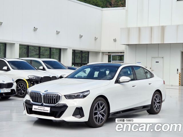 BMW i5 xDrive 40 M Sport — пробег 4 250 км — фото 1 из 5