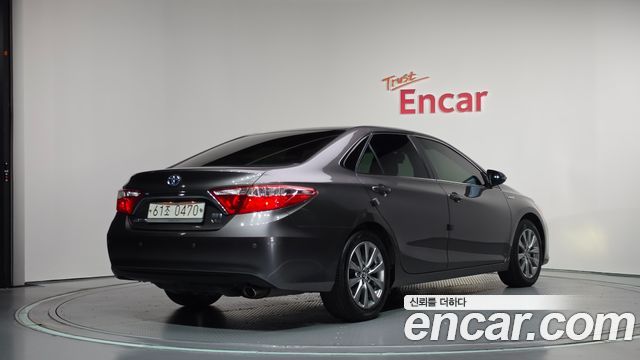 Toyota Camry Hybrid XLE — пробег 126 801 км — фото 2 из 5