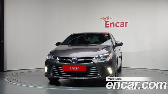 Toyota Camry Hybrid XLE — пробег 126 801 км — фото 3 из 5