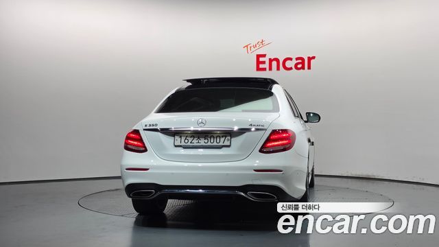 Mercedes-Benz E-Class из Кореи Encar