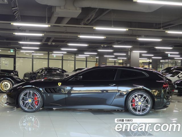Ferrari GTC4 Lusso из Кореи Encar