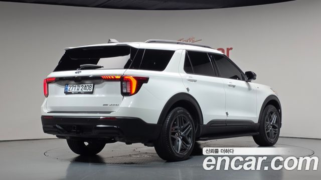 Ford Explorer 2.3 ST-Line 4WD — пробег 40 873 км — фото 2 из 5