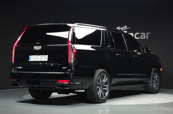 Cadillac Escalade 6.2 ESV ESV Sports Platinum — пробег 24 437 км — фото 2 из 5