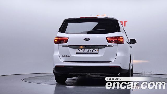 Kia Carnival из Кореи Encar
