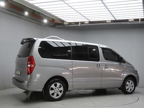 Hyundai Starex 4WD 12-Seater Wagon CVX Luxury — пробег 121 727 км — фото 4 из 5
