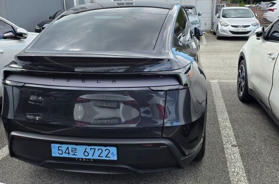 Tesla Model Y Premium RWD — пробег 1 365 км — фото 4 из 5
