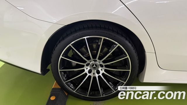 Mercedes-Benz CLS-Class CLS400d 4MATIC AMG Line — пробег 96 999 км — фото 5 из 5
