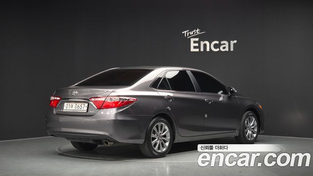 Toyota Camry 2.5 XLE — пробег 58 121 км — фото 2 из 5