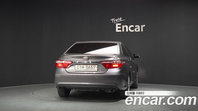 Toyota Camry 2.5 XLE — пробег 58 121 км — фото 4 из 5