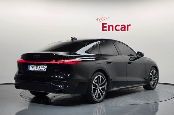 Audi A5 45 TFSI Quattro S Line — пробег 5 621 км — фото 2 из 5