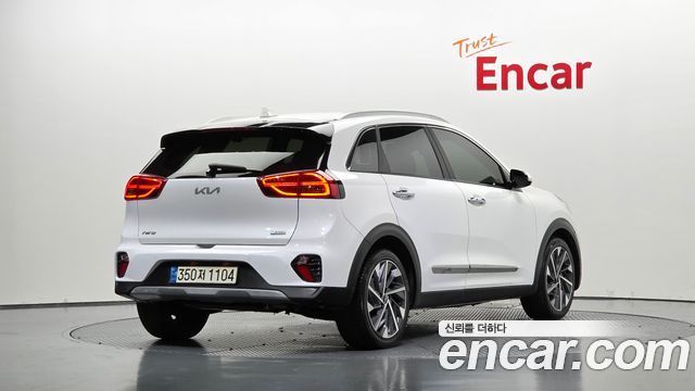Kia Niro 1.6 HEV Signature — пробег 157 821 км — фото 2 из 5