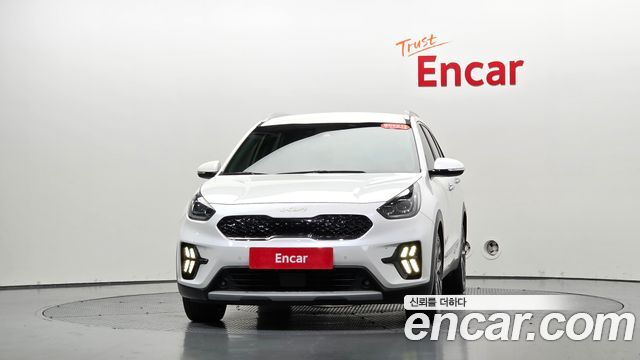 Kia Niro 1.6 HEV Signature — пробег 157 821 км — фото 3 из 5