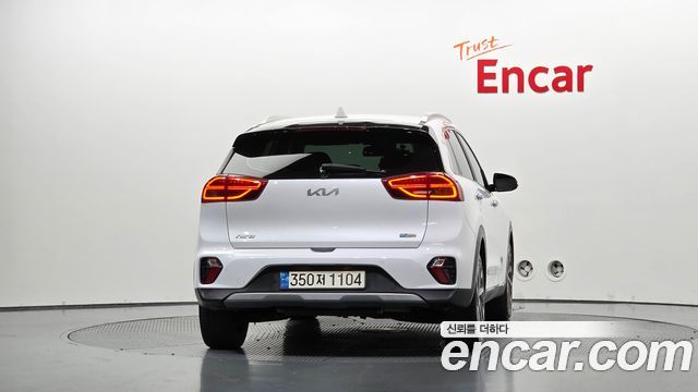 Kia Niro 1.6 HEV Signature — пробег 157 821 км — фото 4 из 5