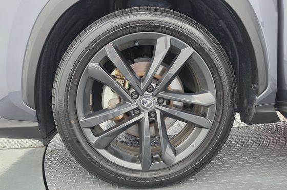 Lexus NX Premium — пробег 32 584 км — фото 5 из 5