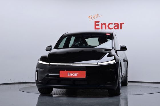 Tesla Model Y L Long Range AWD — пробег 70 км — фото 3 из 5