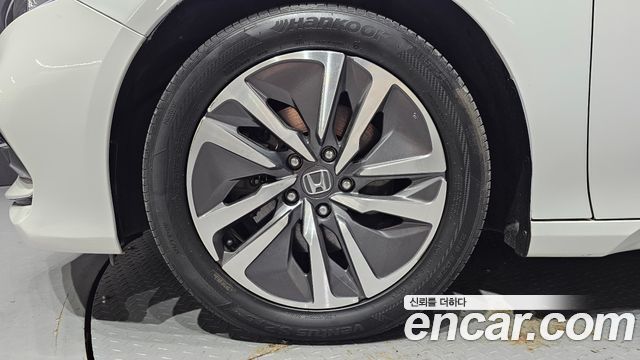 Honda Accord 2.0 Hybrid Touring — пробег 154 822 км — фото 5 из 5