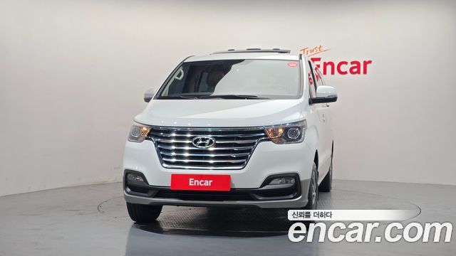 Hyundai Starex Urban 9-Seater Exclusive — пробег 158 646 км — фото 3 из 5
