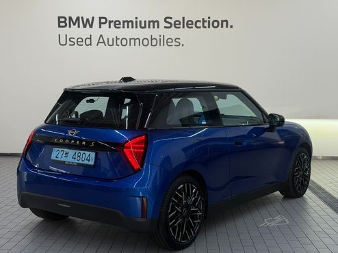 Mini Cooper SE Favoured — пробег 4 151 км — фото 4 из 5