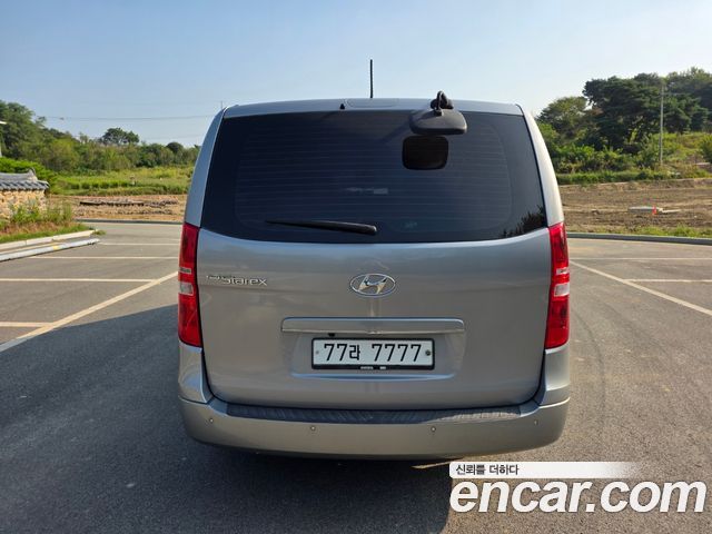 Hyundai Starex 11-Seater Wagon Smart — пробег 48 777 км — фото 4 из 5