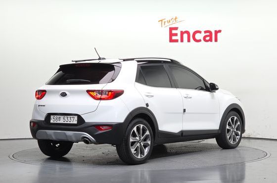 Kia Stonic Diesel 1.6 Prestige — пробег 75 464 км — фото 2 из 5