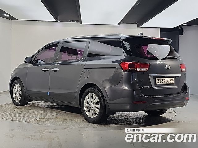 Kia Carnival 11-seater Luxury — пробег 162 967 км — фото 3 из 5