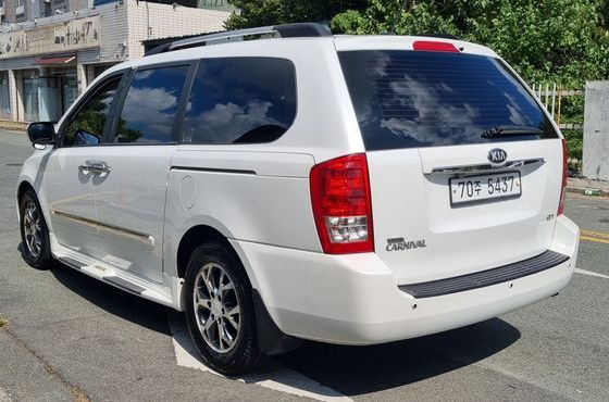 Kia Carnival Grand Carnival GLX Luxury — пробег 188 925 км — фото 4 из 5