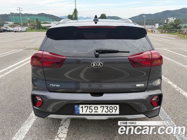 Kia Niro 1.6 HEV Noblesse Special — пробег 109 950 км — фото 4 из 5