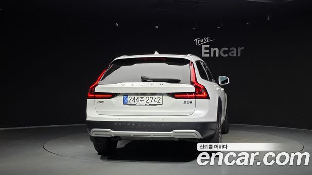 Volvo V90 B5 Ultimate AWD — пробег 41 591 км — фото 4 из 5