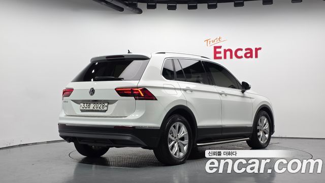 Volkswagen Tiguan 2.0 TDI Premium — пробег 149 049 км — фото 2 из 5