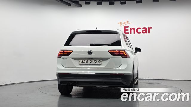 Volkswagen Tiguan 2.0 TDI Premium — пробег 149 049 км — фото 4 из 5
